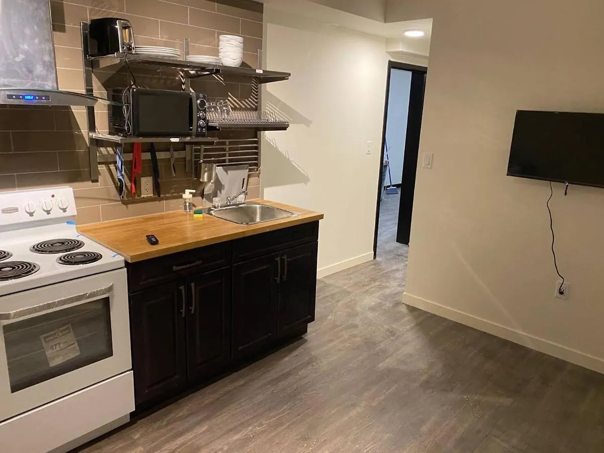 Brand New Dt 1 Bedroom Close To All Edmonton, Canada Daire Edmonton
